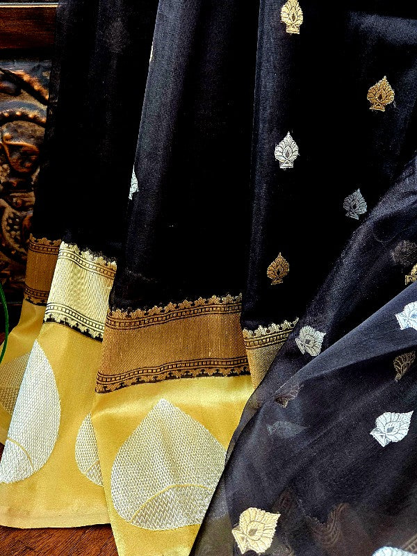 Black Gold Khadiyal Organza Banarsi Saree