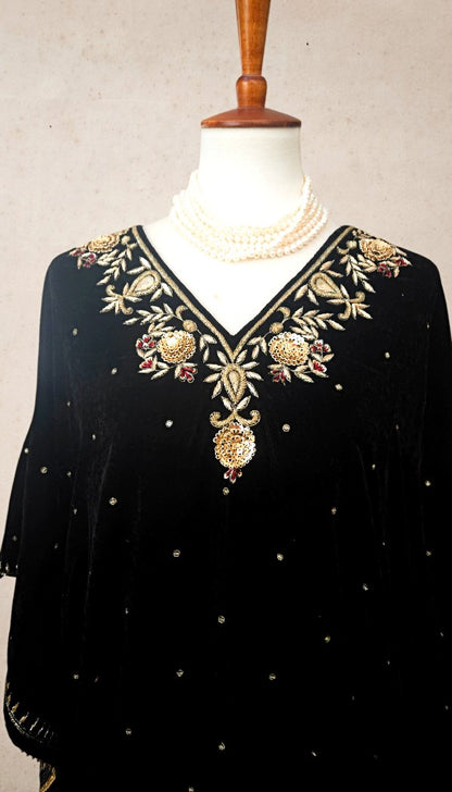 Velvet Anti-fit Zardozi Kaftan