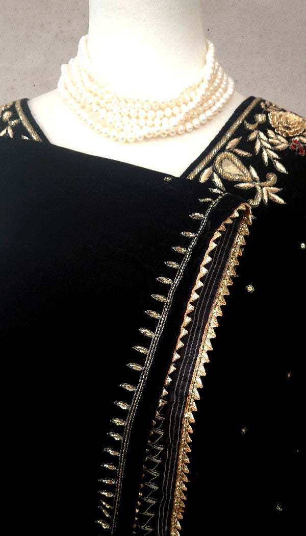 Velvet Anti-fit Zardozi Kaftan