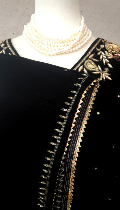 Velvet Anti-fit Zardozi Kaftan