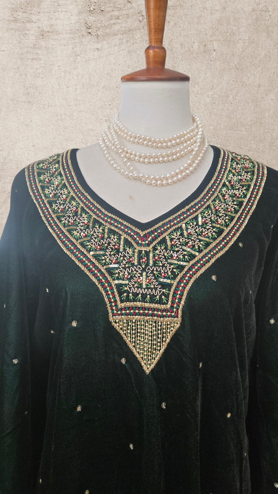 Velvet Anti-fit Zardozi Kaftan