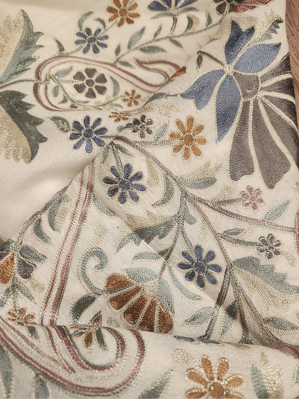 Ivory Woolen Zari Embroidered Stole